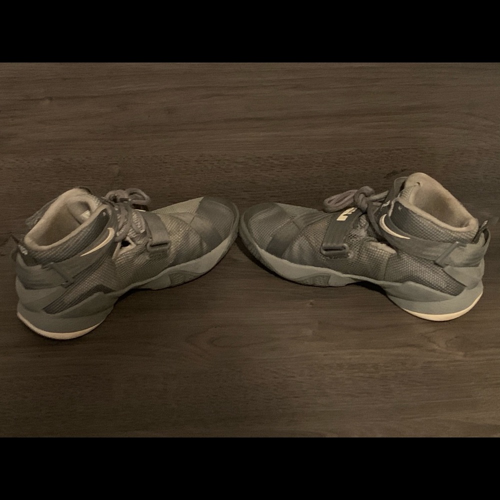 Lebrons shoes